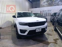 جیپ گراند شیرۆکی